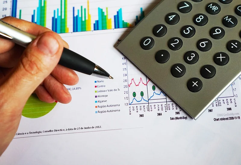 Comment calculer et prévoir votre MRR comme un pro